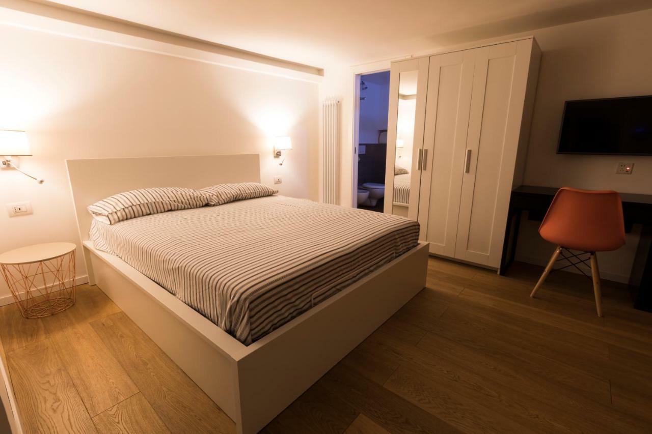 Casa Fabrizio Ai Gradoni Di Chiaia Appartement